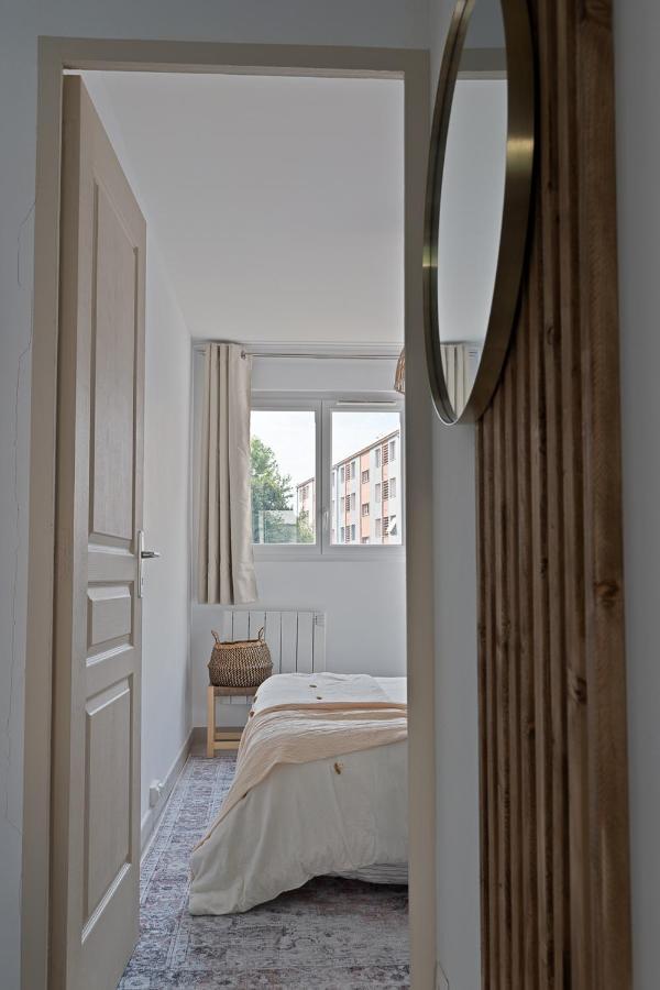 Appartement Spacieux 1 Chambre Parking Gratuit Valence  Exterior foto